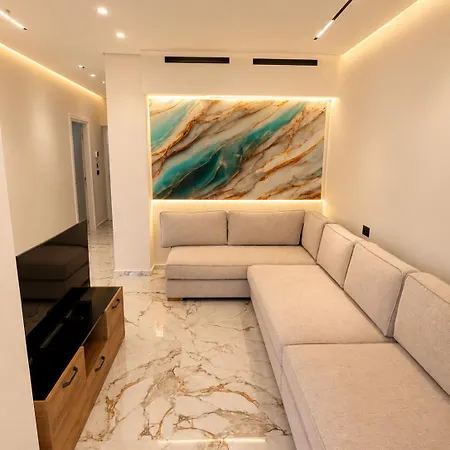 The Sky Collection & Penthouses * Sarandë