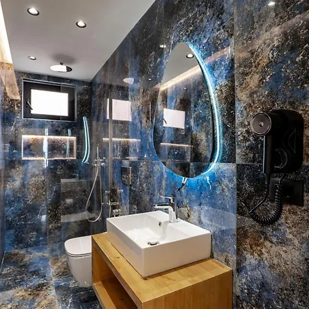 The Sky Collection & Penthouses * Sarandë