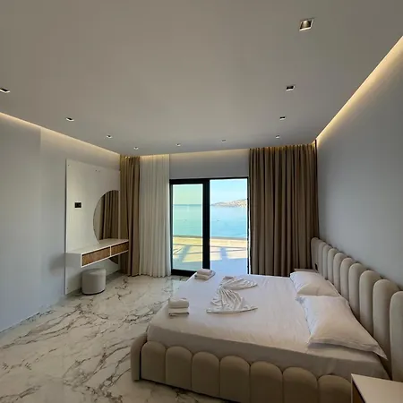 The Sky Collection & Penthouses * Sarandë